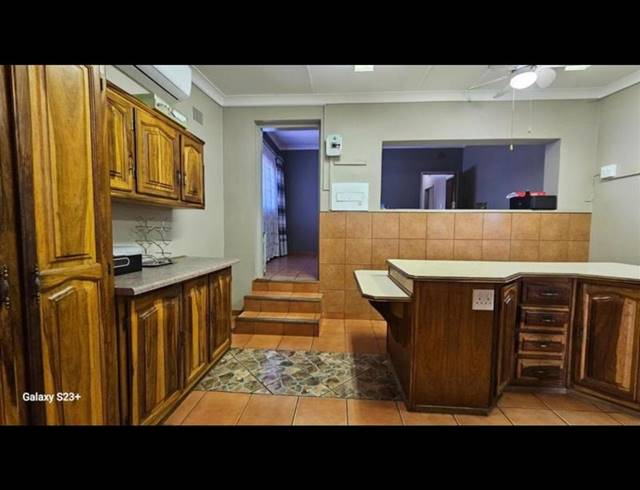 3 BEDROOM HOUSE FOR SALE IN MOUNTAIN VIEW